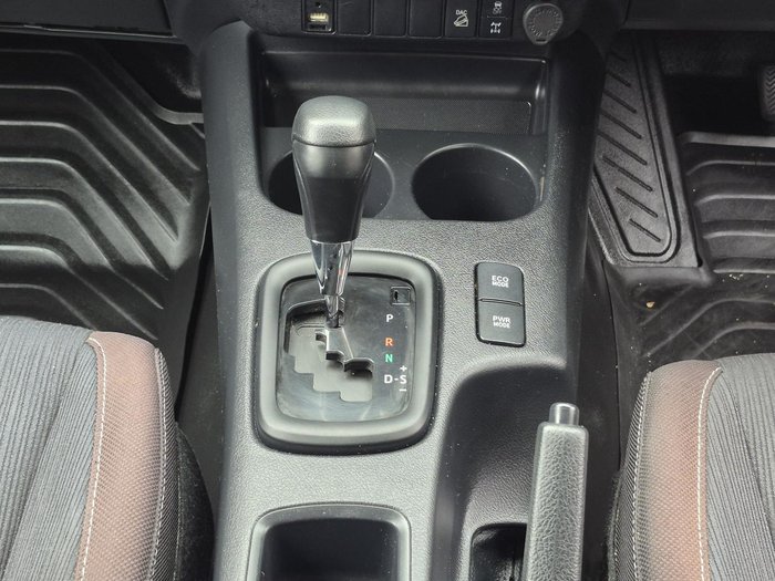 2020 Toyota Hilux SR