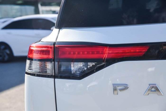 2024 Nissan Pathfinder ST-L