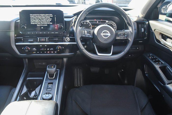 2024 Nissan Pathfinder ST-L