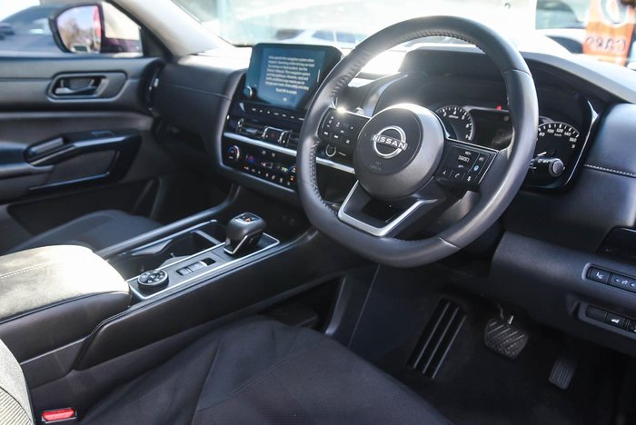 2024 Nissan Pathfinder ST-L