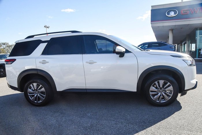 2024 Nissan Pathfinder ST-L