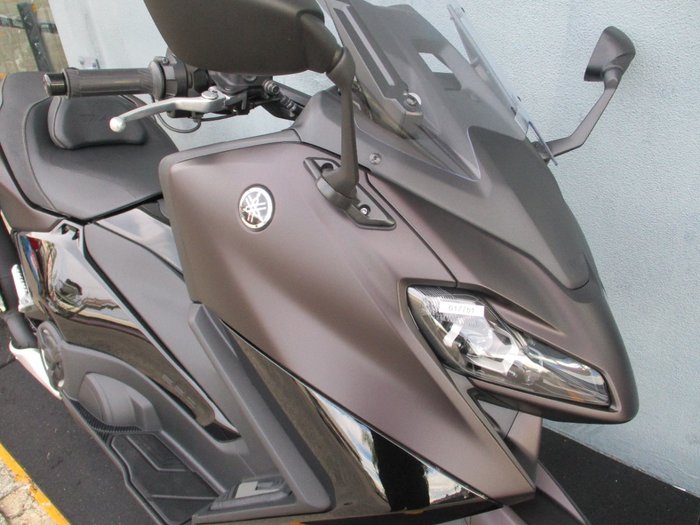 2024 Yamaha TMAX 560 (ABS) MAROON