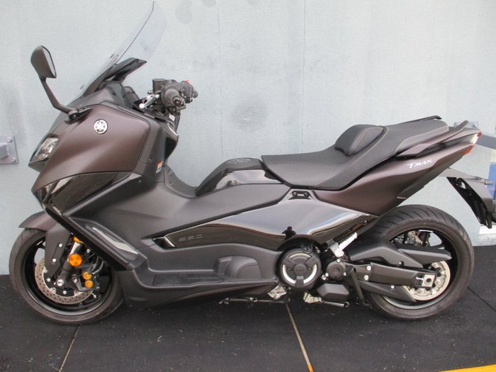 2024 Yamaha TMAX 560 (ABS) MAROON