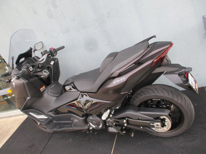 2024 Yamaha TMAX 560 (ABS) MAROON