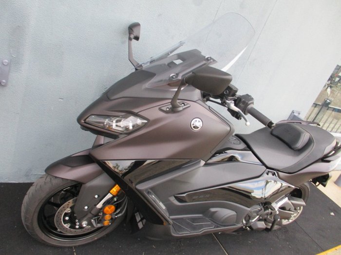 2024 Yamaha TMAX 560 (ABS) MAROON