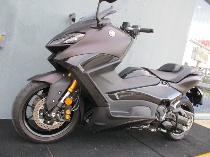 2024 Yamaha TMAX 560 (ABS) MAROON