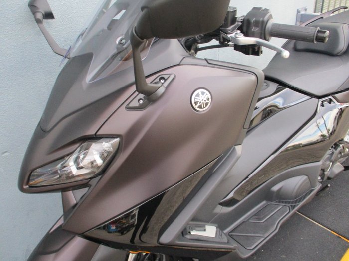 2024 Yamaha TMAX 560 (ABS) MAROON