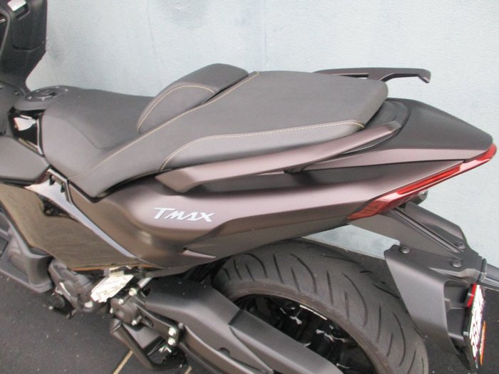 2024 Yamaha TMAX 560 (ABS) MAROON