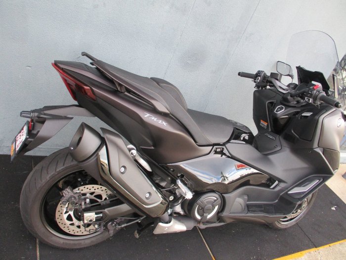 2024 Yamaha TMAX 560 (ABS) MAROON