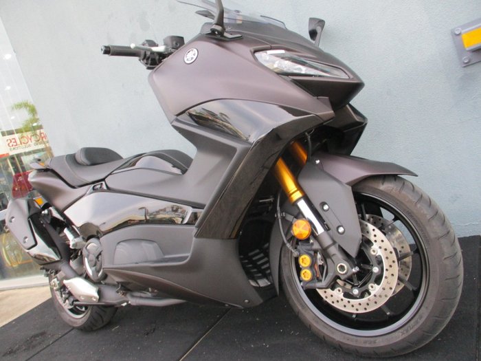 2024 Yamaha TMAX 560 (ABS) MAROON