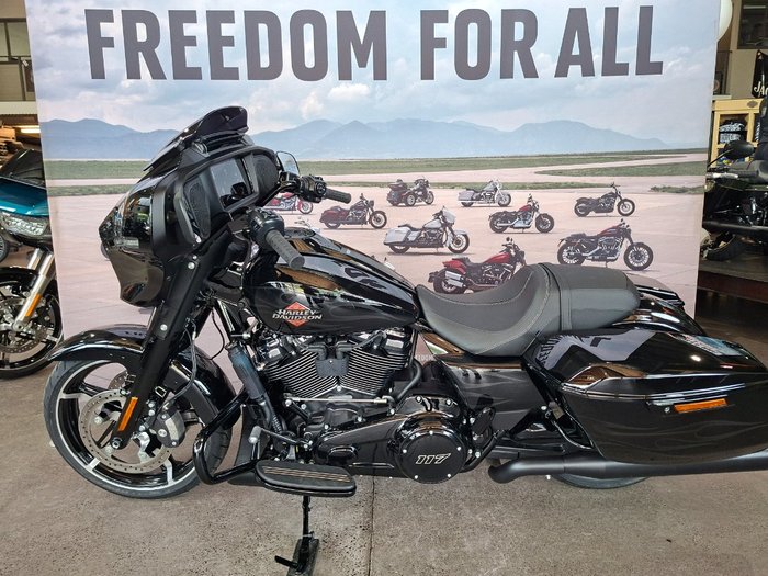 2025 HARLEY-DAVIDSON FLHX STREET GLIDE (117)