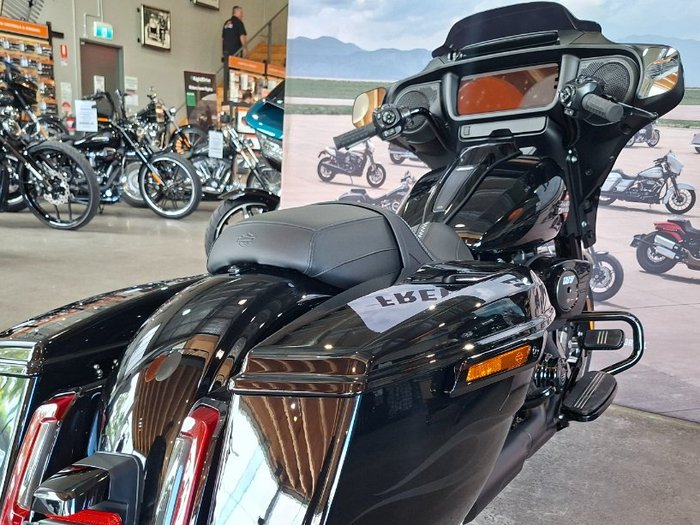 2025 HARLEY-DAVIDSON FLHX STREET GLIDE (117)