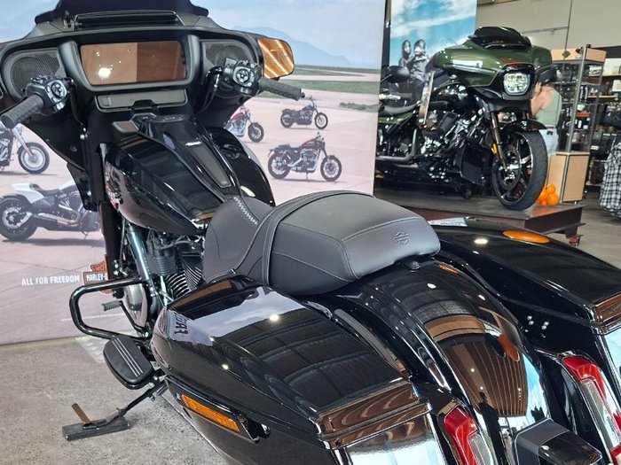 2025 HARLEY-DAVIDSON FLHX STREET GLIDE (117)