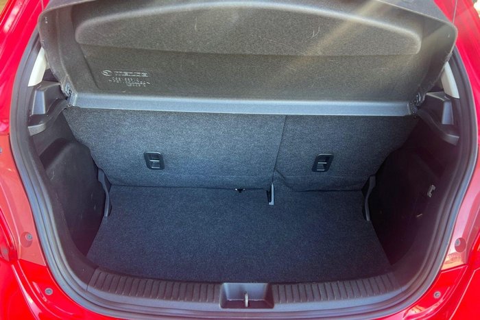 2014 Mazda 2 Neo Sport