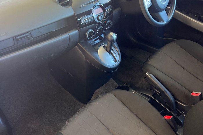 2014 Mazda 2 Neo Sport