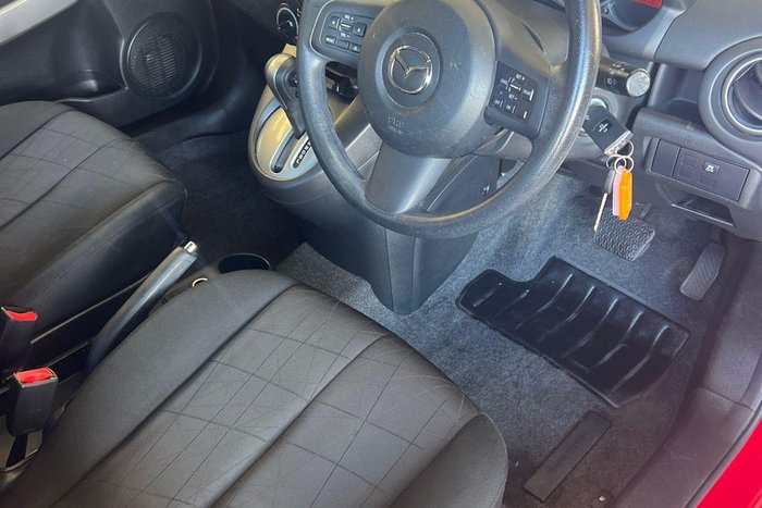 2014 Mazda 2 Neo Sport