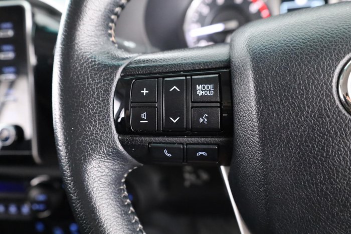 2024 Toyota Hilux SR5 48V