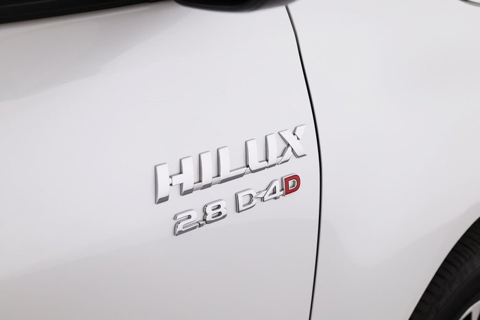 2024 Toyota Hilux SR5 48V