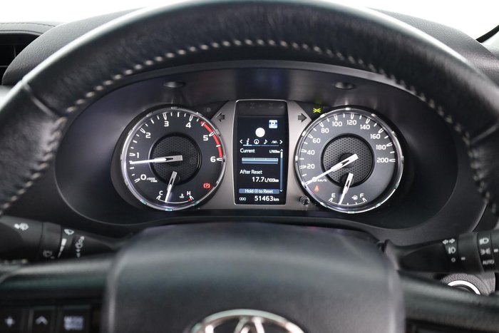2024 Toyota Hilux SR5 48V