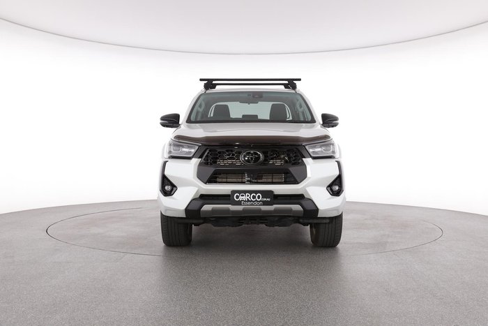 2024 Toyota Hilux SR5 48V