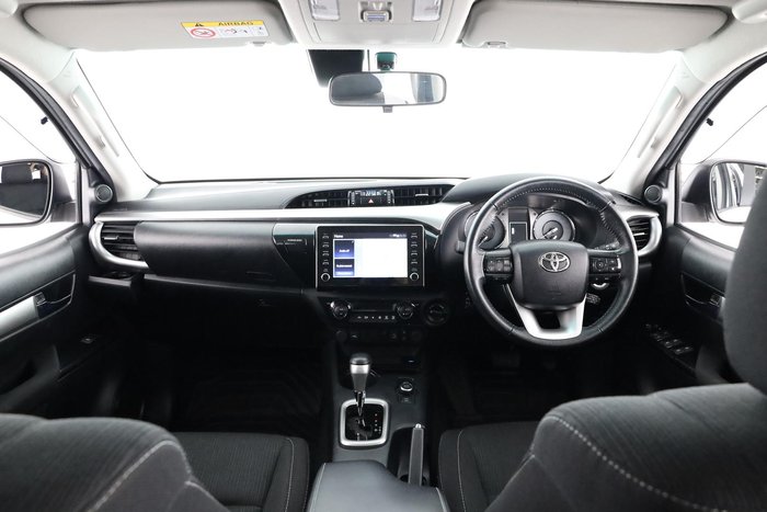2024 Toyota Hilux SR5 48V