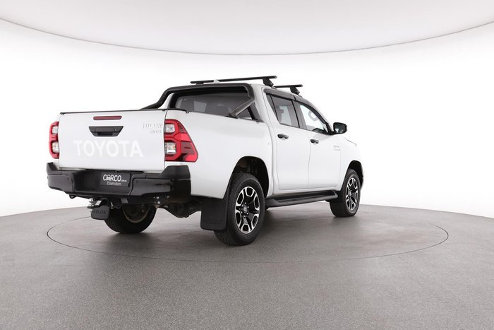 2024 Toyota Hilux SR5 48V
