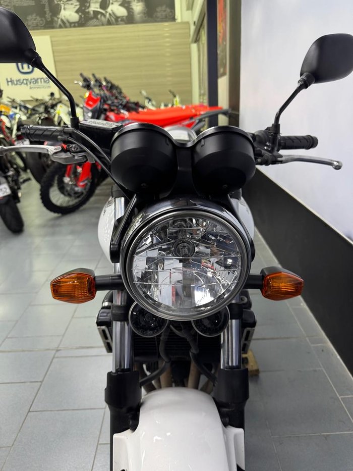 2010 Honda CB400 CB400 White