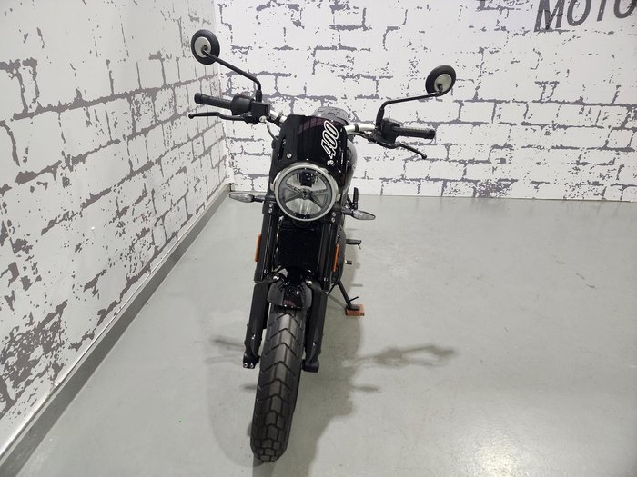 2026 Triumph Tracker 400 Tracker Black
