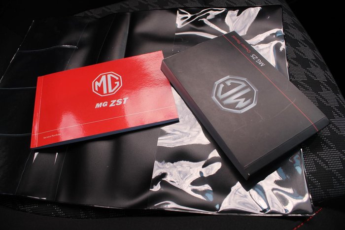 2022 MG ZST Core