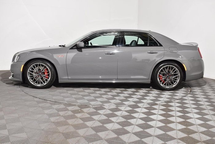 2018 Chrysler 300 SRT Hyperblack