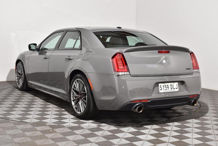 2018 Chrysler 300 SRT Hyperblack