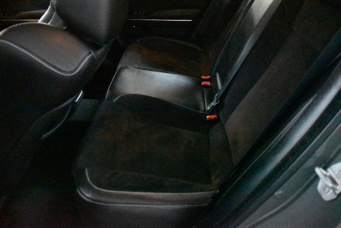 2018 Chrysler 300 SRT Hyperblack