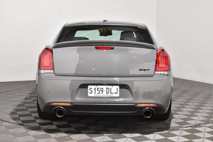 2018 Chrysler 300 SRT Hyperblack