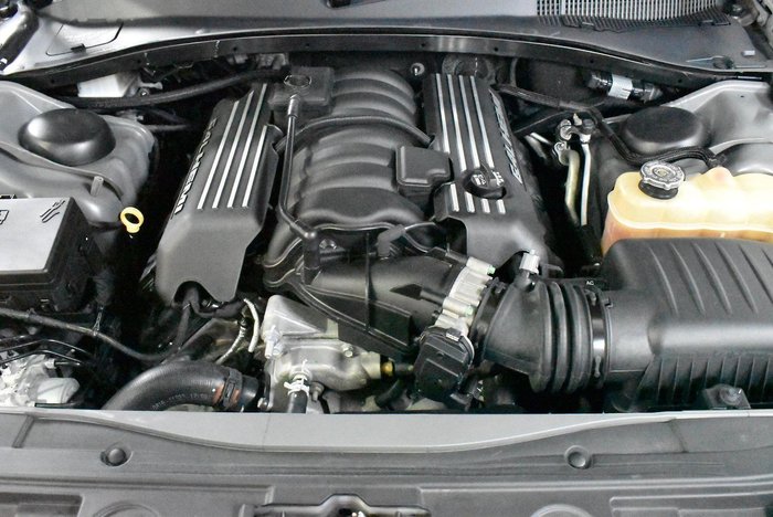 2018 Chrysler 300 SRT Hyperblack