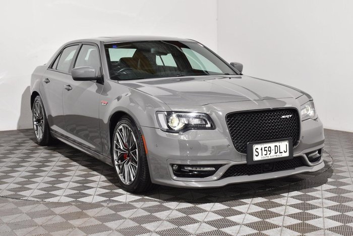 2018 Chrysler 300 SRT Hyperblack