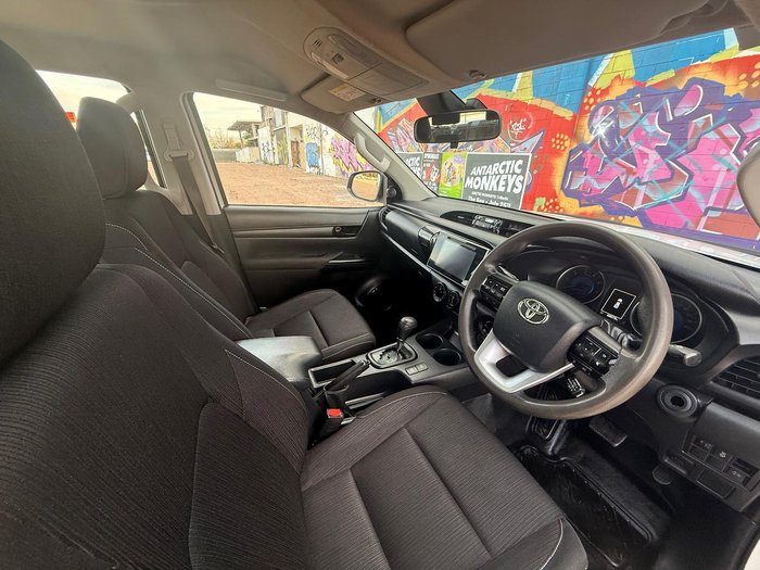 2019 Toyota Hilux SR