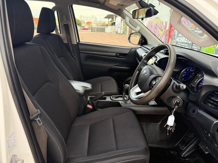2019 Toyota Hilux SR