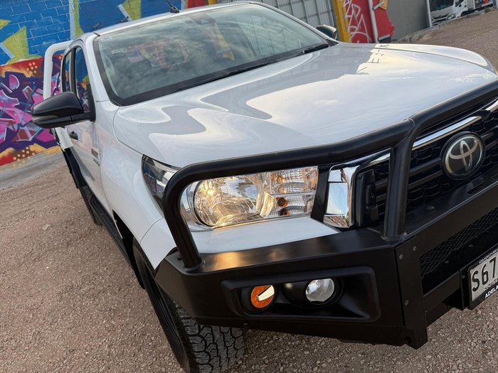 2019 Toyota Hilux SR