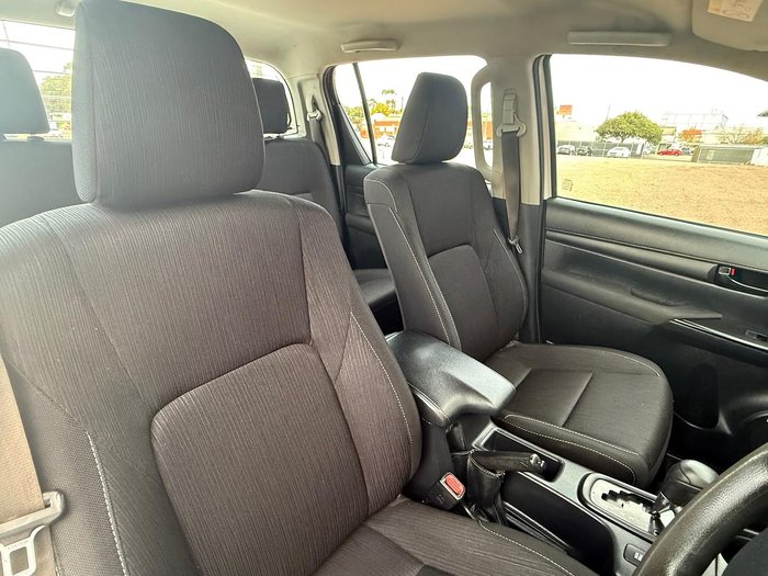 2019 Toyota Hilux SR