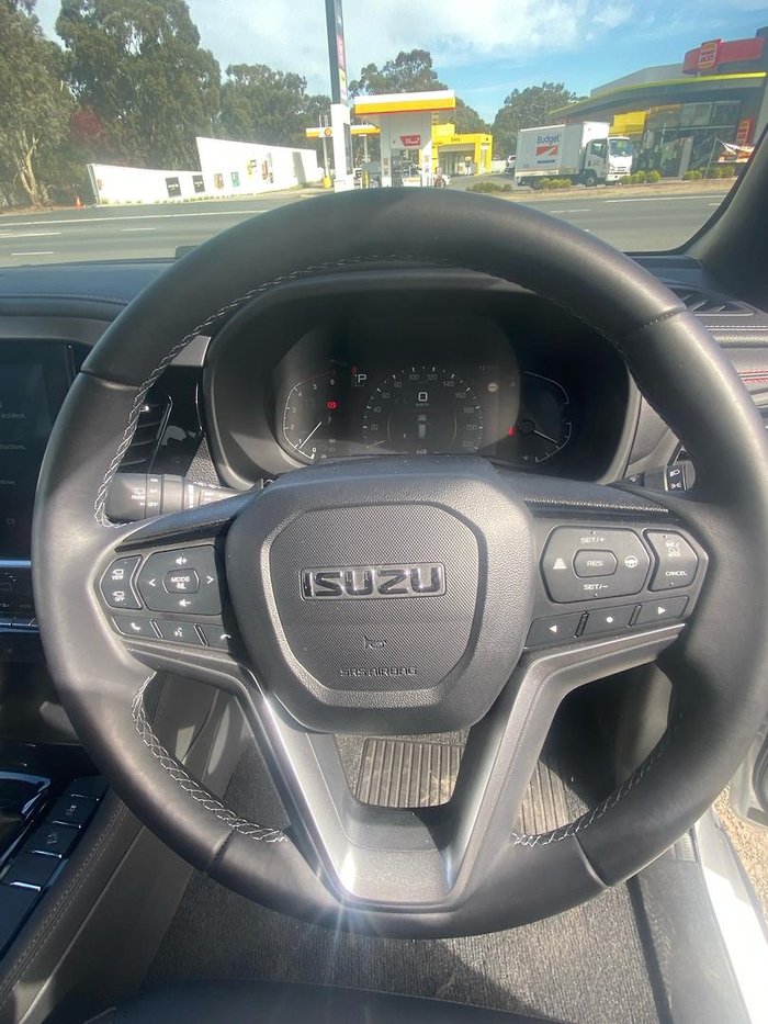 2025 Isuzu MU-X X-TERRAIN