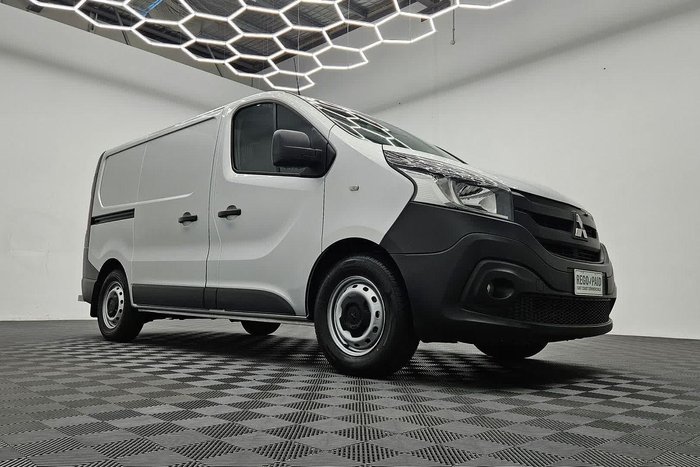 2020 Mitsubishi Express GLX