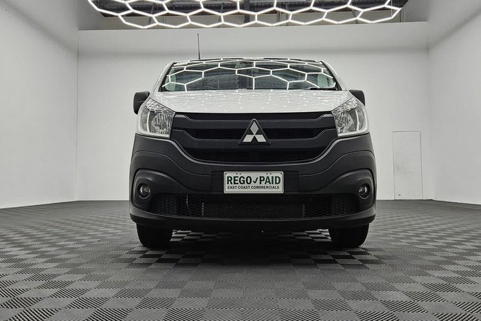 2020 Mitsubishi Express GLX