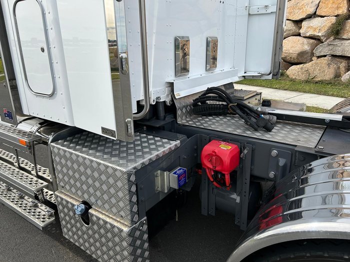 2020 Kenworth T410 SAR