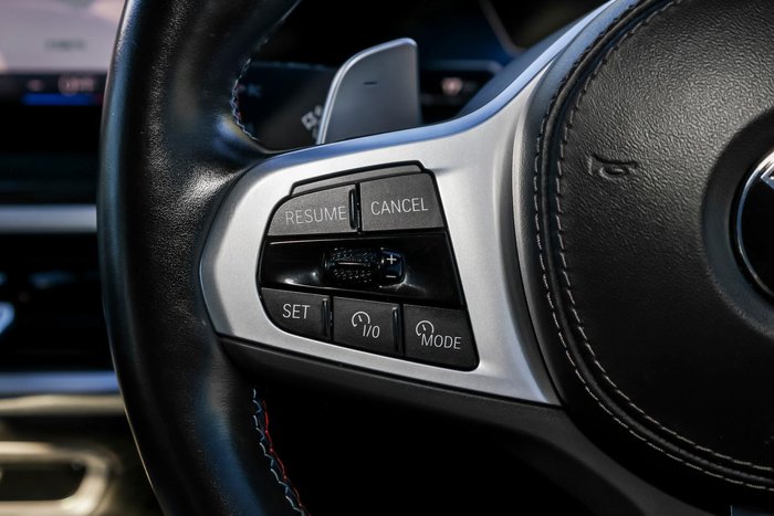 2023 BMW X7 M60i