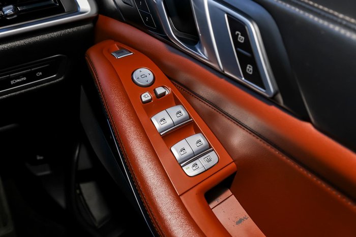 2023 BMW X7 M60i