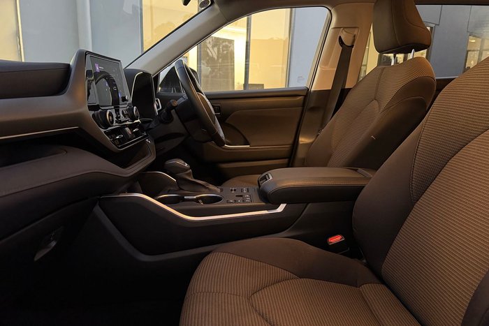 2023 Toyota Kluger GX
