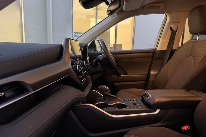2023 Toyota Kluger GX