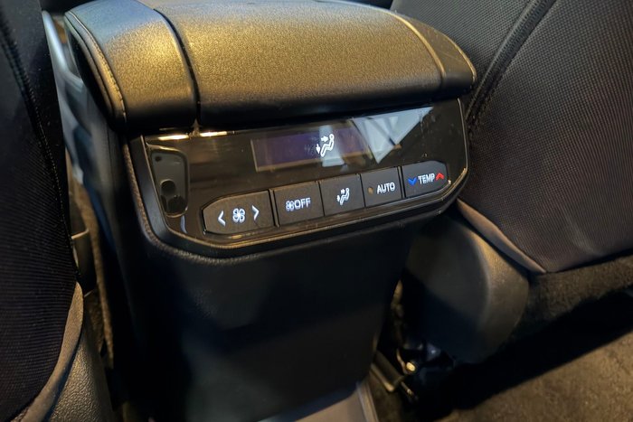 2023 Toyota Kluger GX