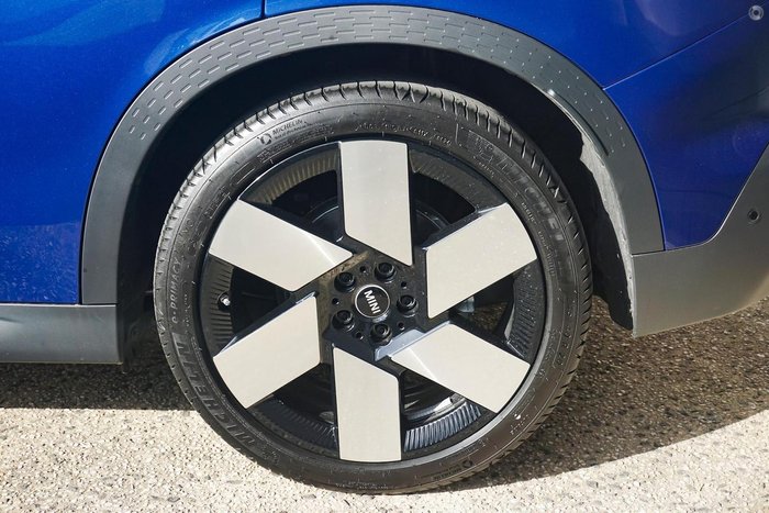 2024 MINI Countryman SE Favoured