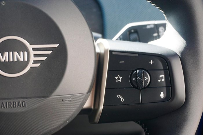 2024 MINI Countryman SE Favoured